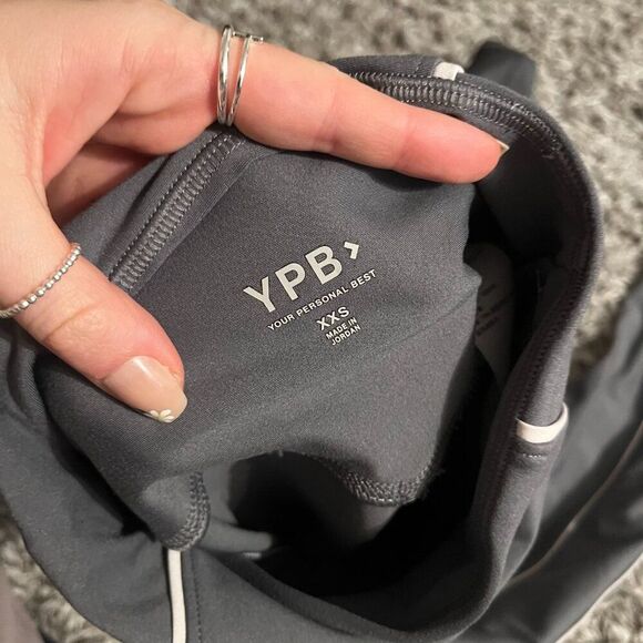 Abercrombie and Fitch YPB grey leggings size xs - Picture 4 of 4